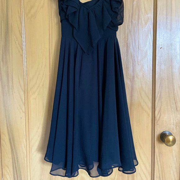 Black Guess Dress - Picture 6 of 8